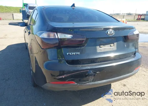 2015 Kia Forte Lx z USA, uszkodzony, nr VIN KNAFK4A63F5425865